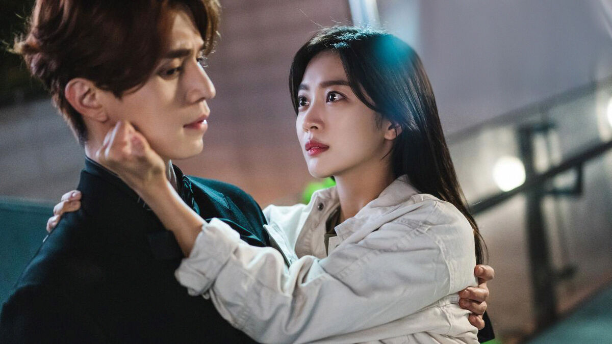 7 Romantic K-Dramas Where The Lead Pair Are From Different Worlds