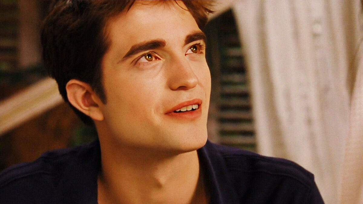 Not Attractive Enough: Studio Execs Were Initially Reluctant To Cast Robert Pattinson In Twilight